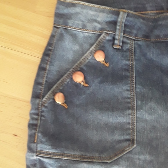 High rise denim shorts - Picture 2 of 4